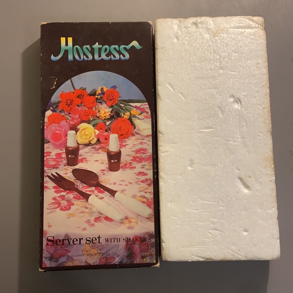 Vintage Materia Hostess Server Set with Shakers - Picture 10 of 10